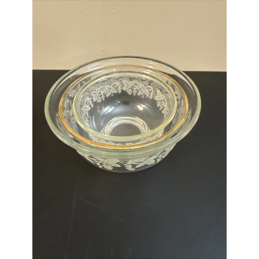 BARTLETT COLLINS Nesting Mixing Bowls  Grape Leaf Embossing (Set of 3) Vintage